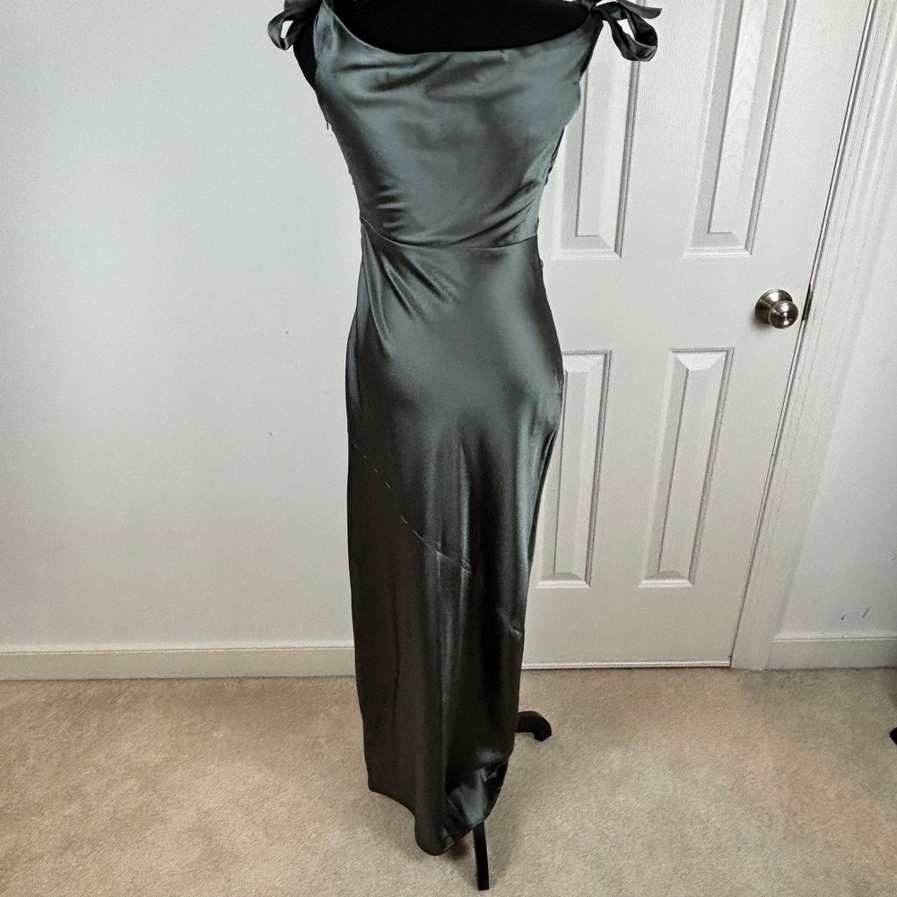 Petal & Pup Selma Off Shoulder Satin Cowl Neck Ruched Side Tie Maxi Dress Sz M - Picture 3 of 10